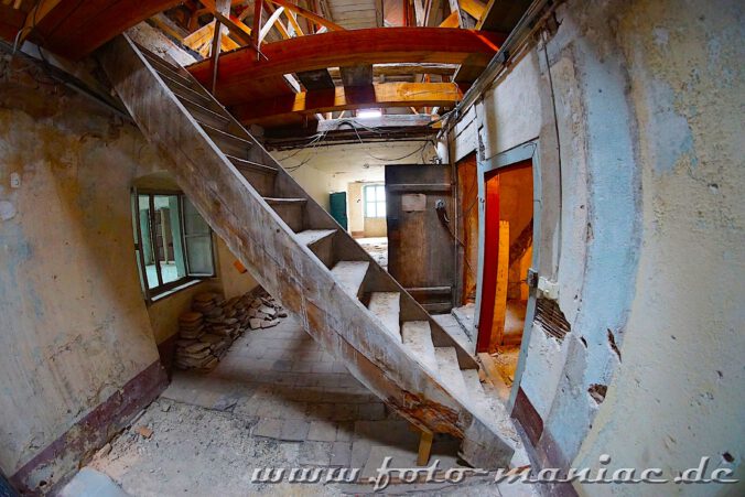 Eine Stiege in einem verlassenen Haus in Görlitz