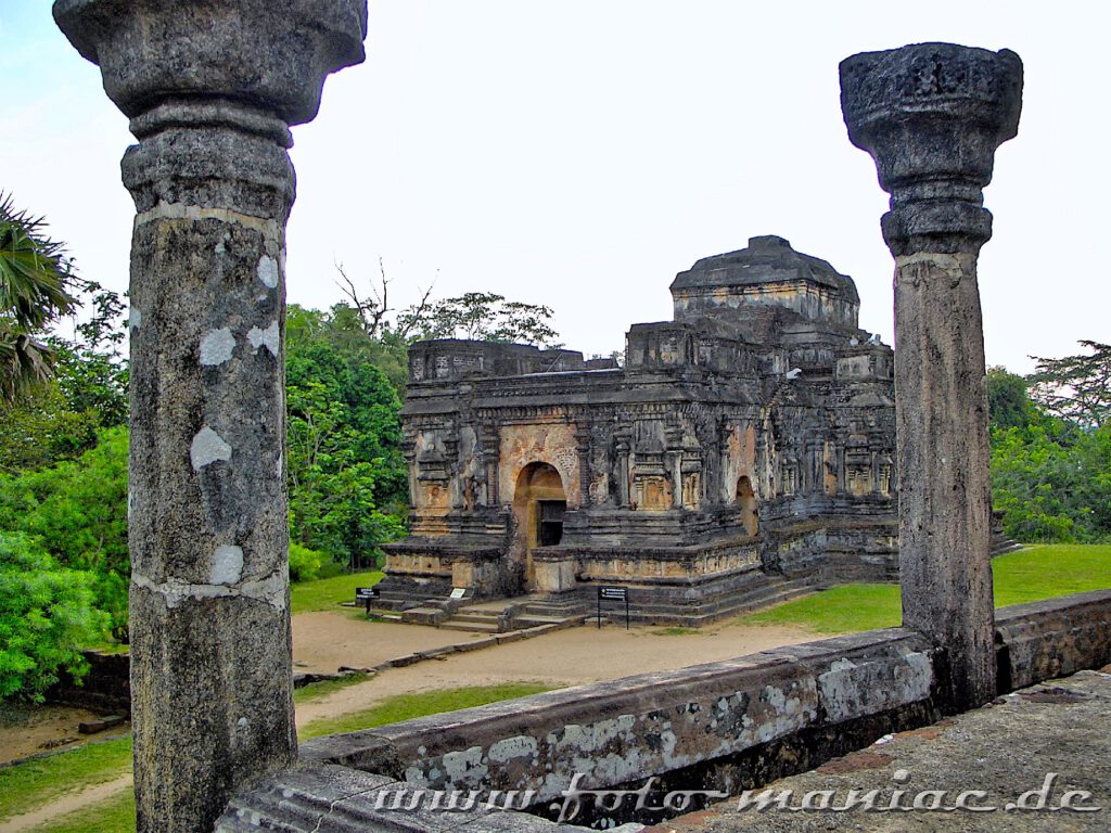 Fast im bergigen Zentrum Sri Lankas - die Ruinenstadt Polonnaruwa