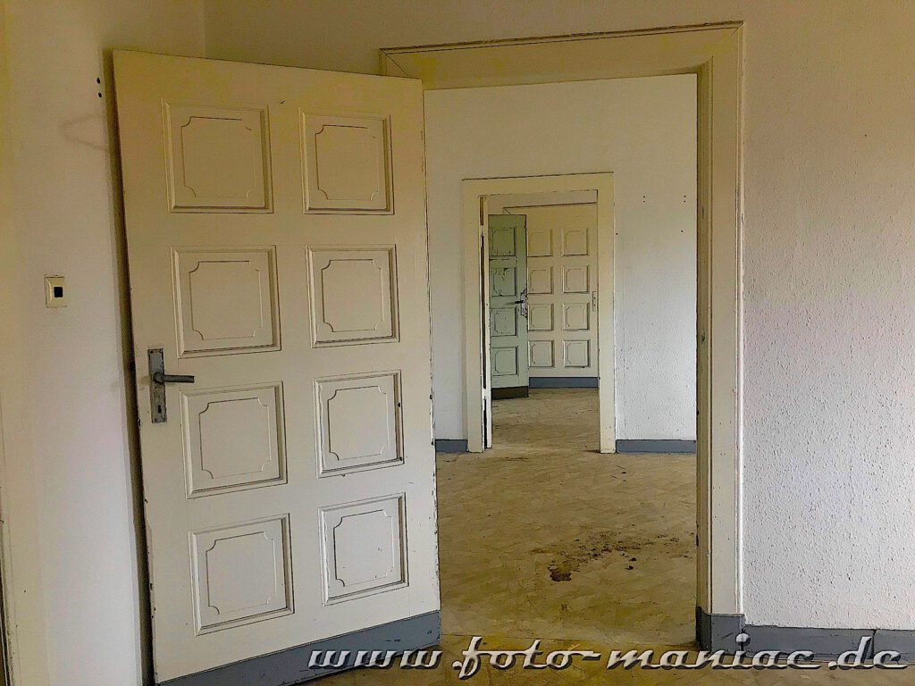 In der alten Polizeidirektion in Halle stehen die Türen offen