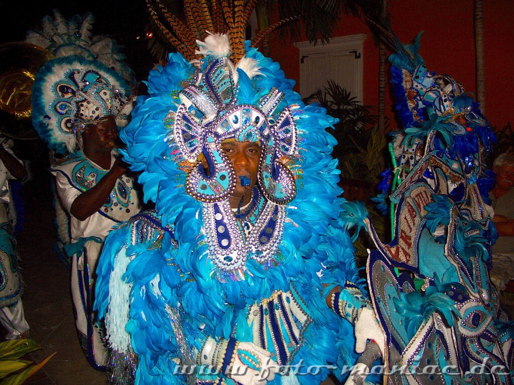 Tänze in prächtigen Kostümen im Atlantis auf den Bahamas