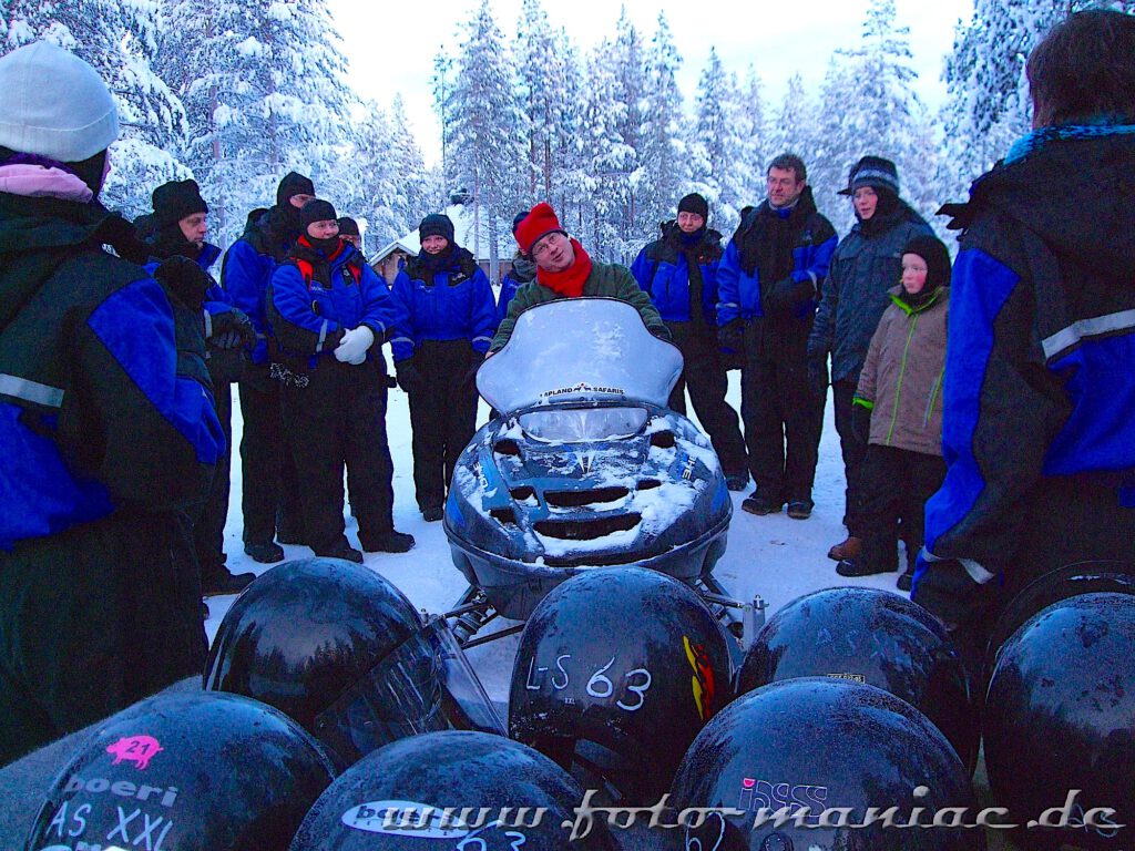Trip zum Weihnachtsmann - eine tour mit dem Schneemobli gehört zum Programm