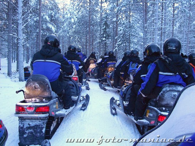 Trip zum Weihnachtsmann mit den Schneemobil