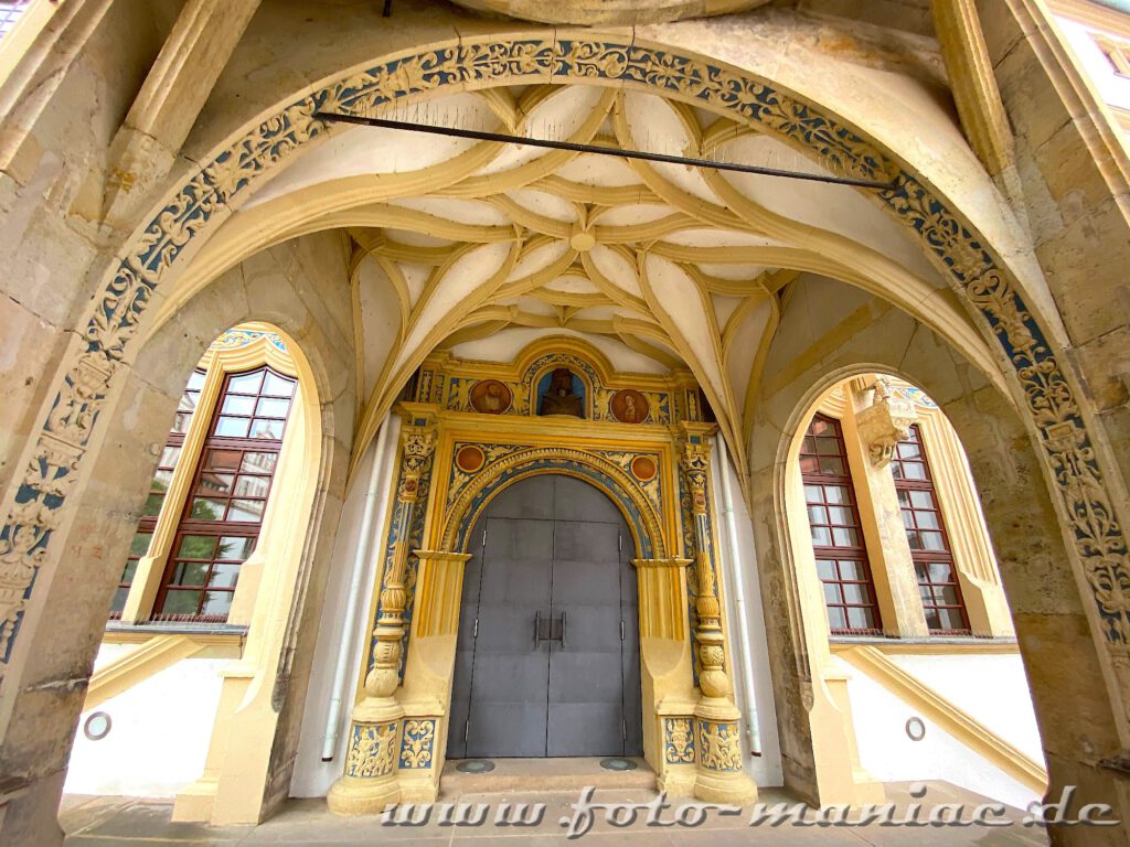 Streifzug durch Schloss Hartenfels - dekorative Pforte