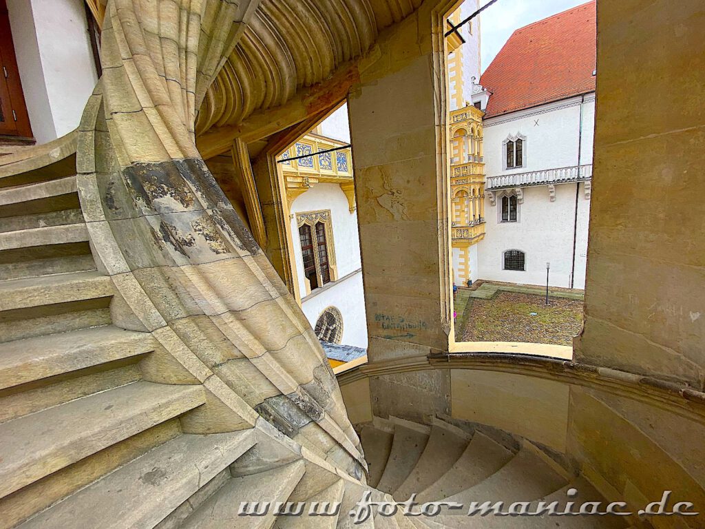 Sehenswerte Treppen: ohne Mittelstütze, der Große Wendelstein im Schloss Hartenfels