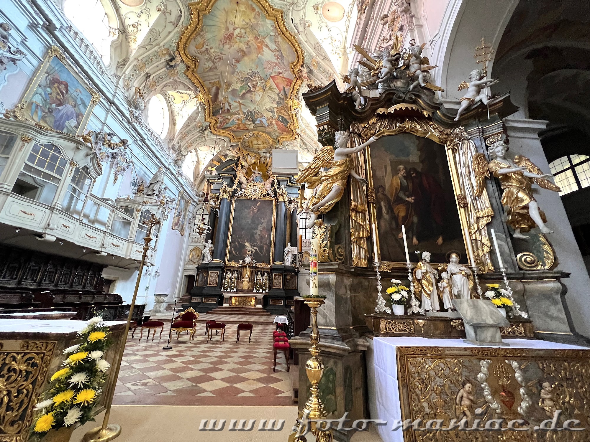 Ein Prunkstück in der Kirche Emmeram in Regensburg ist der Altarraum