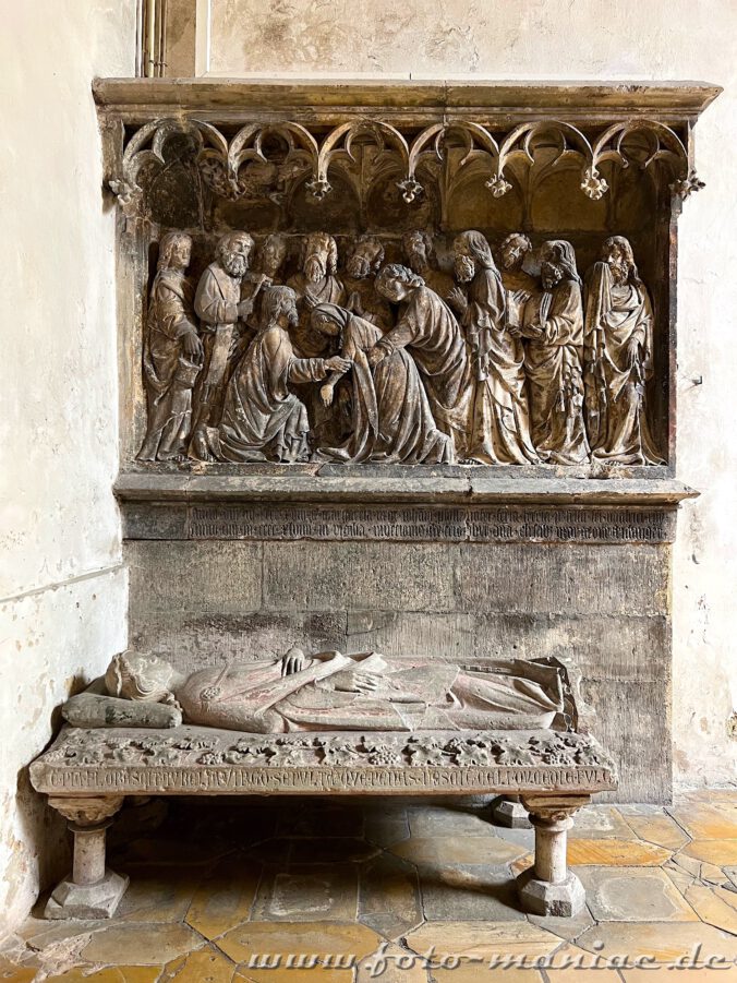 Steinerne Grablege in der Basilika Emmeram in Regensburg