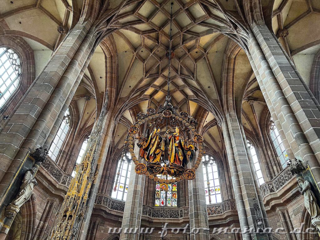 Engelsgruß von Veit Stoß in der Nürnberger Lorenzkirche