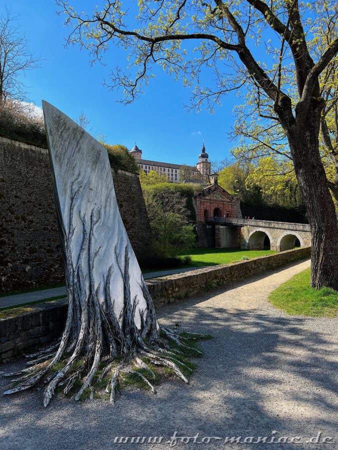 Denkmal aus Edelstahl erinnert an den Bauernkrieg