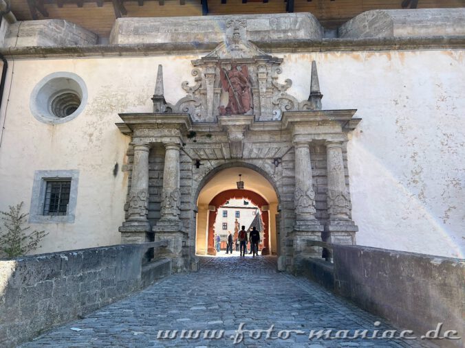 Spaziergang durch Würzburg: Zugang zum Innenhof der Festung Marienberg