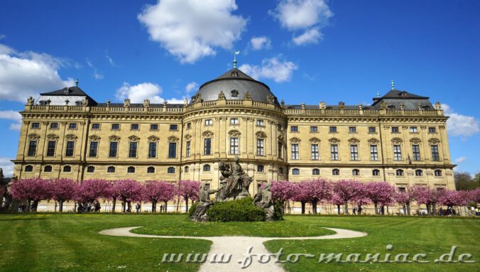Spaziergang durch Würzburg: die Residenz in schönster Symmetrie