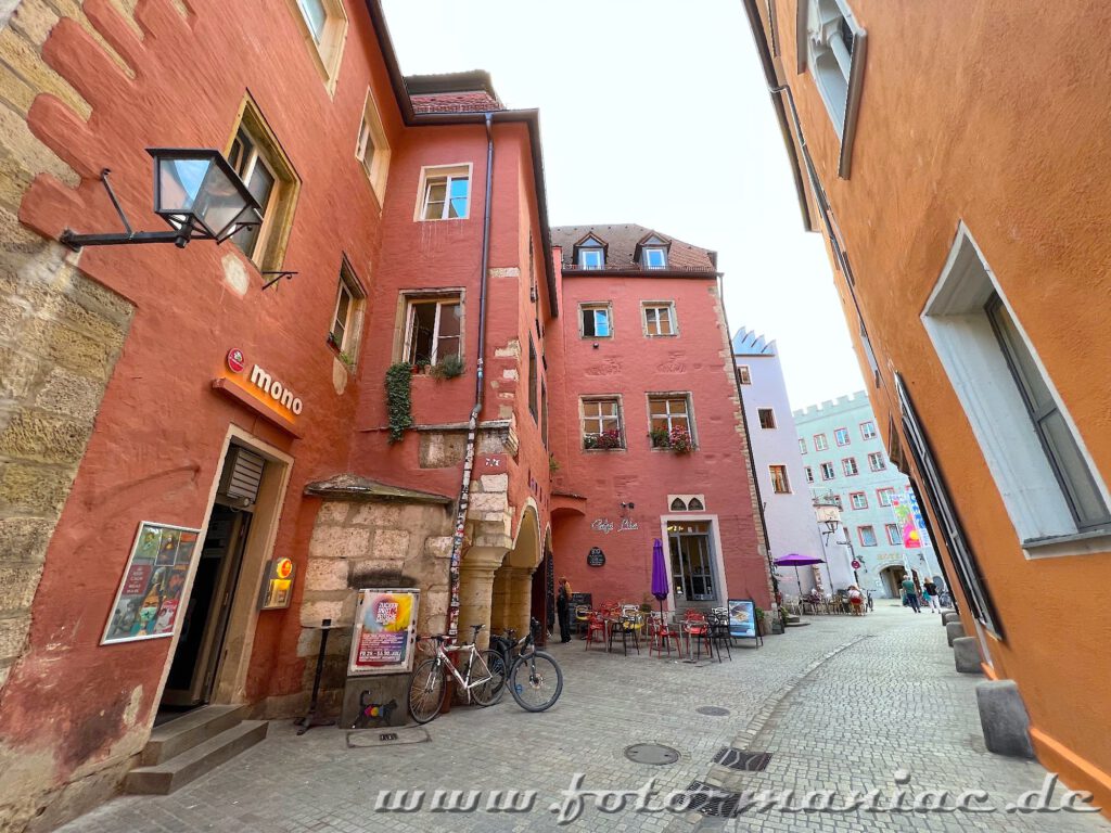 Kleine Cafés und Restaurants in Regensburgs Altstadt
