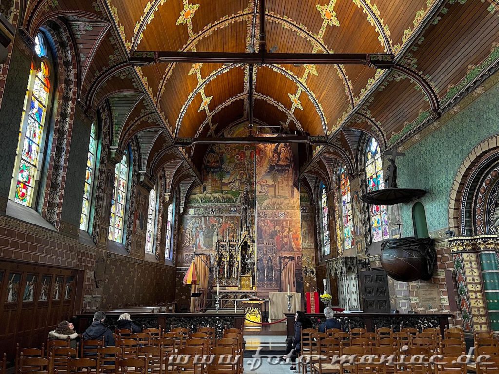 Eine der schönsten Kirchen in Brügge - die Heilig-Blut-Kapelle