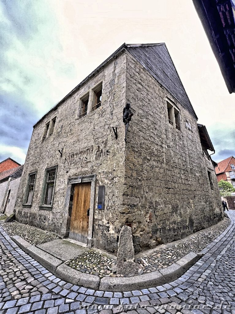 Das älteste Fachwerkhaus Deutschlands kann man beim Ausflug nach Quedlinburg entdecken