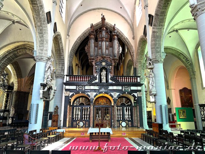 Chor und Orgel in der Jakobuskirche in Brügge