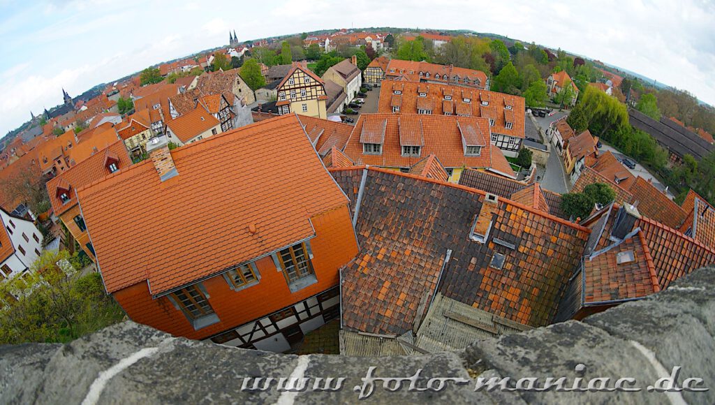 Ausflug nach Quedlinburg - Blick vom Schlossgarten über die Dächer
