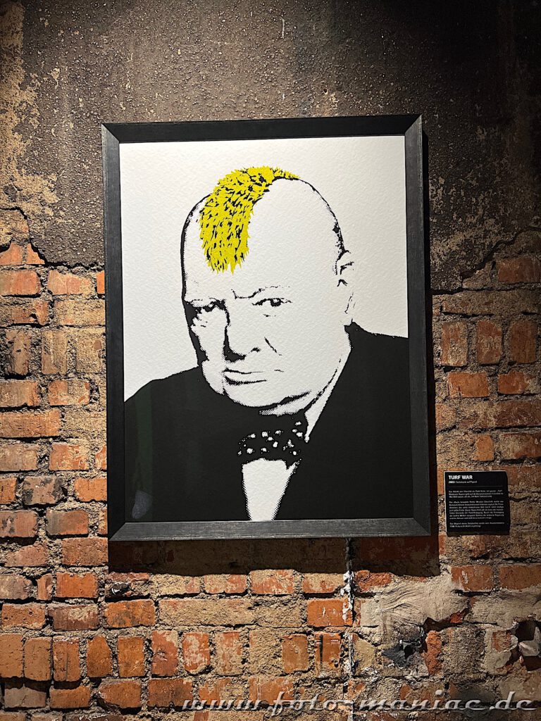 Winston Churchill mit gelber Punk-Frisur