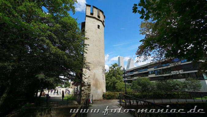 Der halbe Turm gehört zur einstigen Stadtmauer Basels