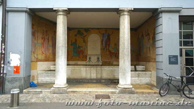 Der Nischenbrunnen "Johannes der Täufer" auf dem Spalenberg in Basel
