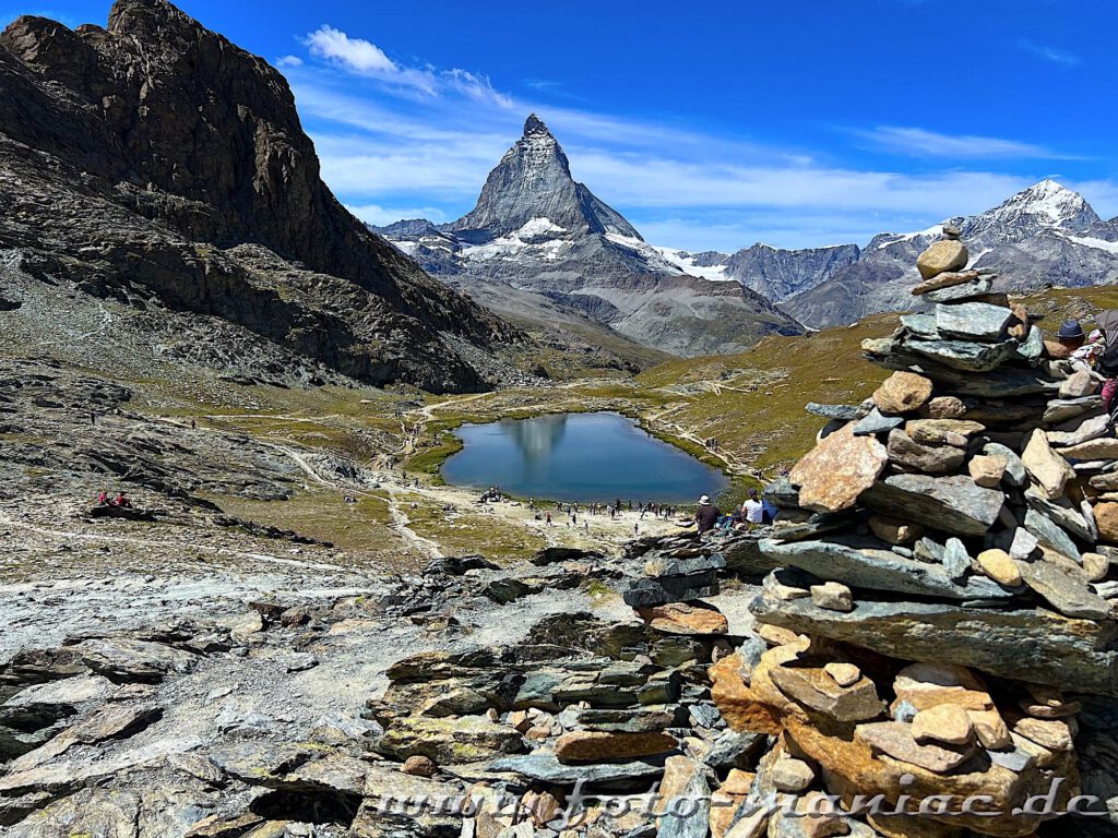 Kaiser von Zermatt: Blick auf den Riffelsee, auf dessen Oberfläche sich das Matterhorn spiegelt