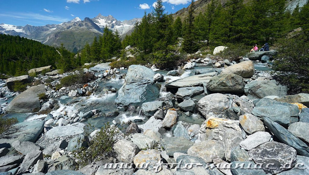 Kaiser von Zermatt: Steinige Rast am Wasser