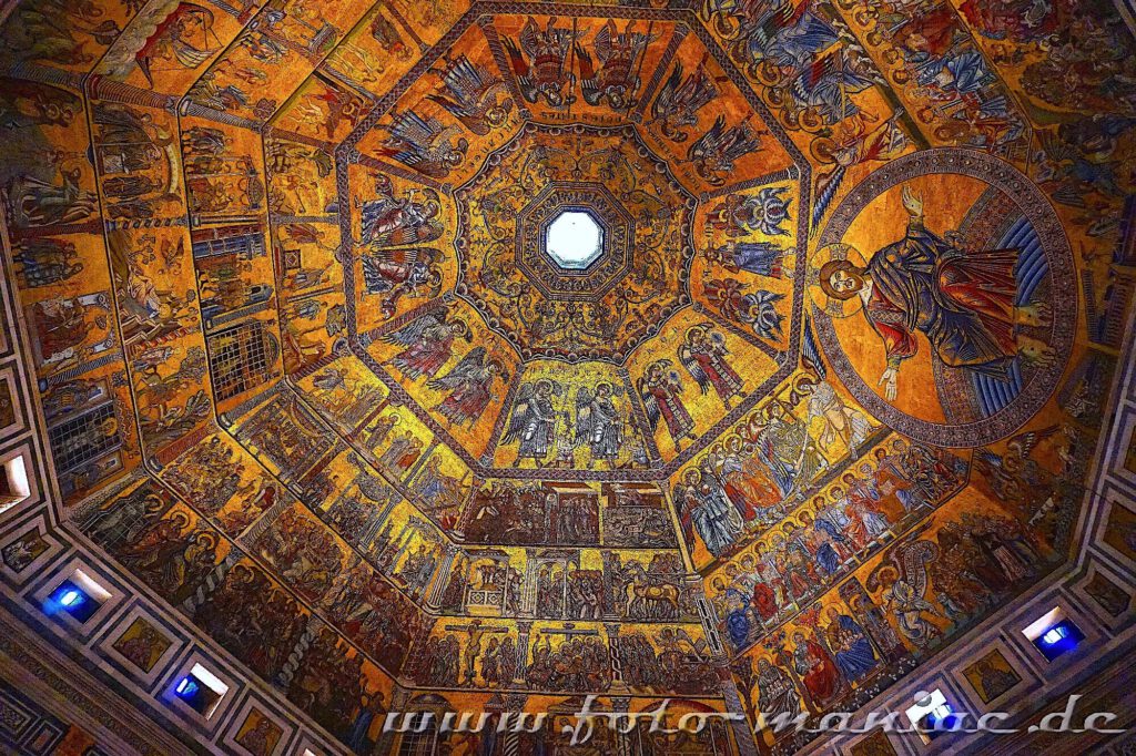Kurzreise nach Florenz: Das Innere der achteckigen Kuppel mit prachtvoller Bemalung