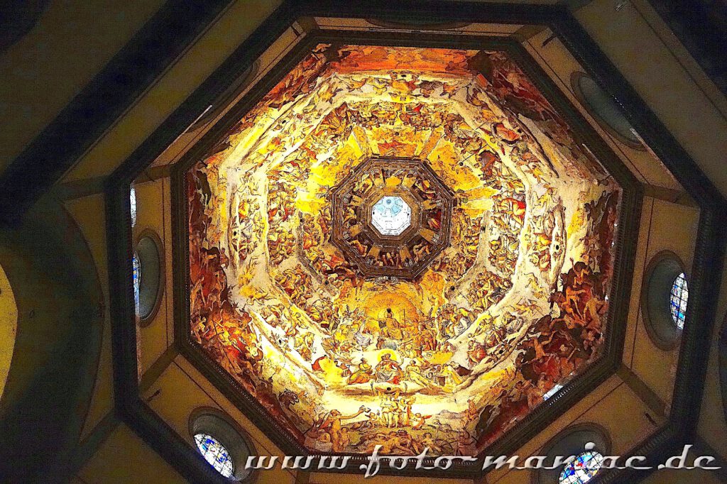 Kurzreise nach Florenz: Ein Hingucker ist die im Innern prächtig bemalte Dom-Kuppel