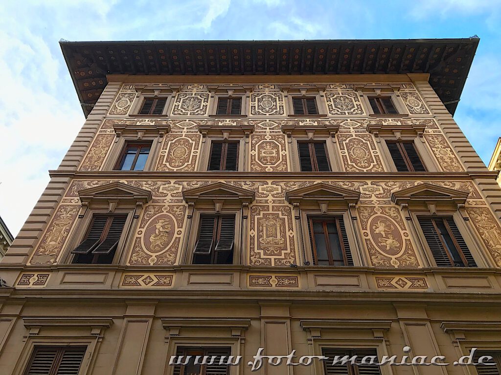 Reich mit Ornamenten verziertes Haus in Florenz