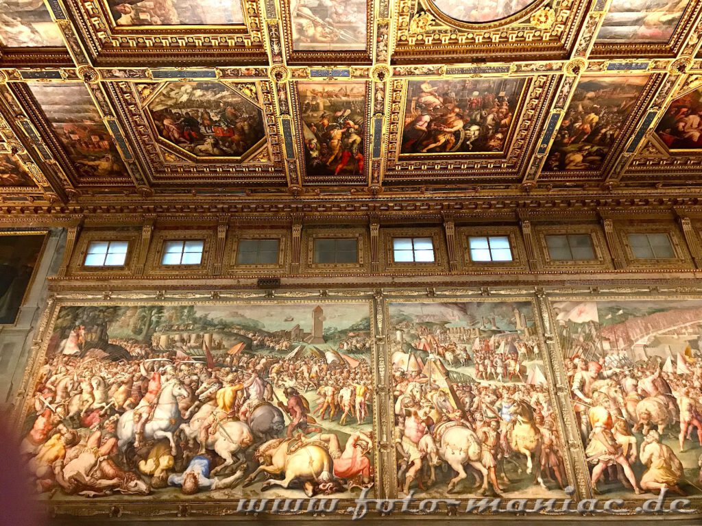 Schlachtengetümmel ist auf den aufwändig gestalteten Wänden in der "Halle der 500" im Palazzo Vecchio dargestellt