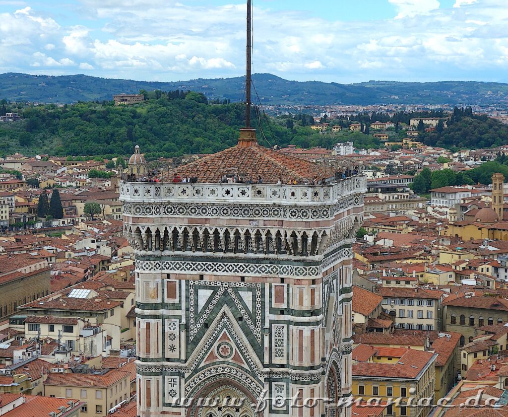 Kurzreise nach Florenz: Blick von der Dom-Kuppel auf das Dach des Campanile