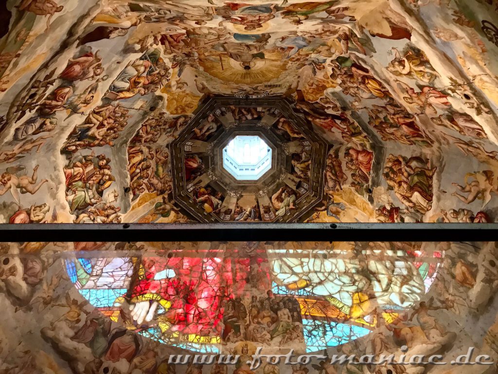 Blick in die Kuppel des Florentiner Doms mit dem Freskengemälde