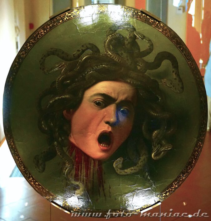 Die Medusa von Caravaggio ist in den Uffizien in Florenz zu sehen