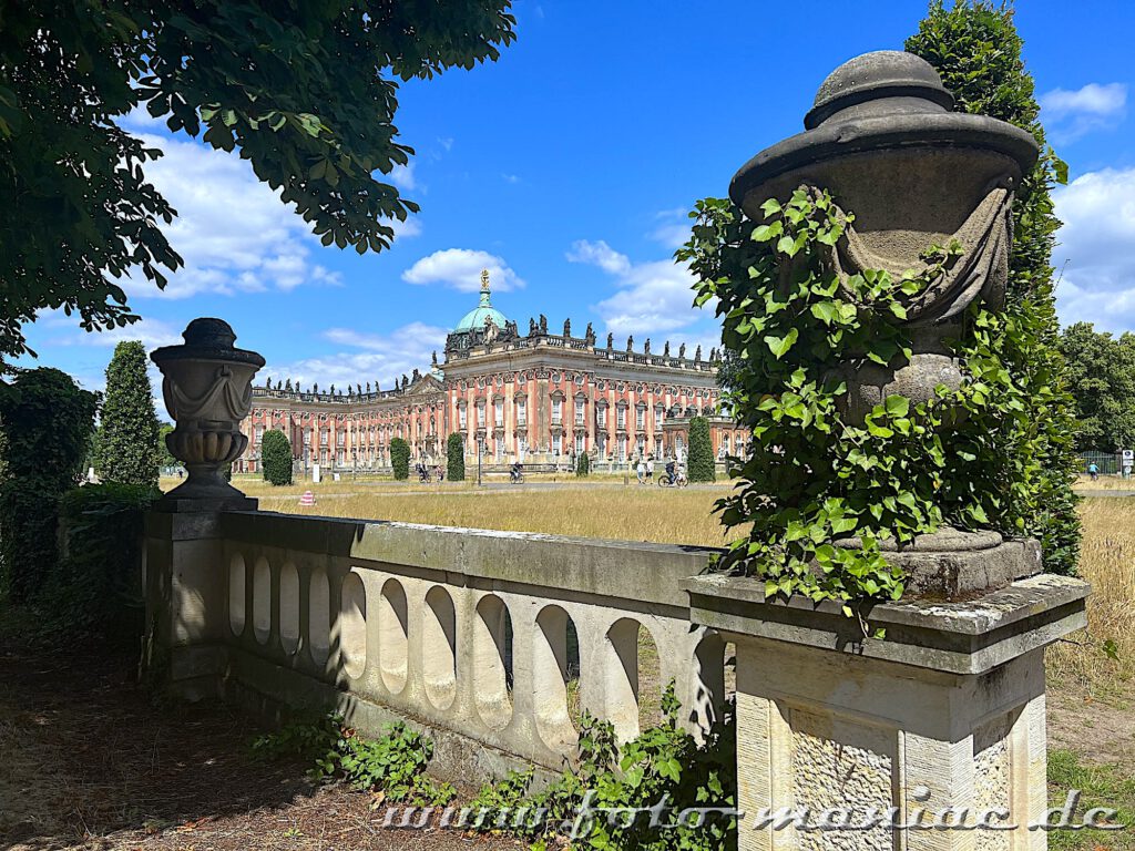 Potsdams prächtige Paläste: Blick auf die dreiflüglige Anlage des Neuen Palais