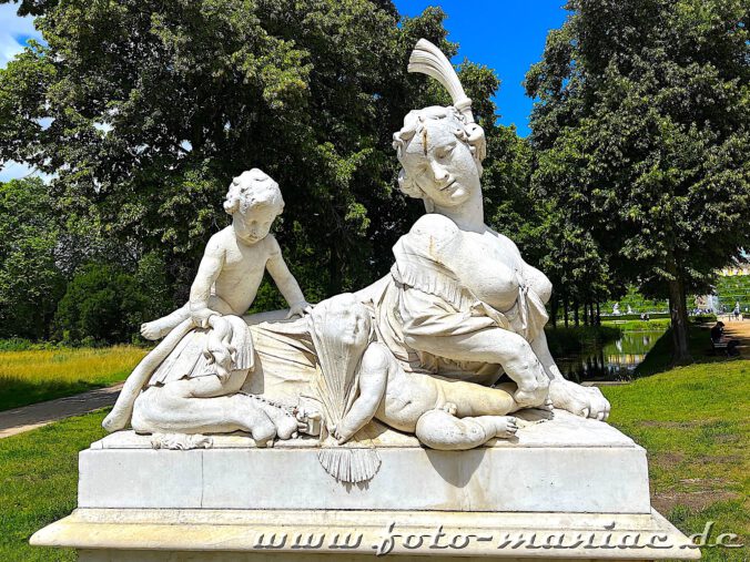 Figurengruppe im Park von Sanssouci