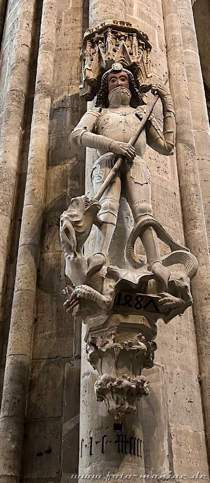 Skulptur an einem Pfeiler im Dom zu Halberstadt