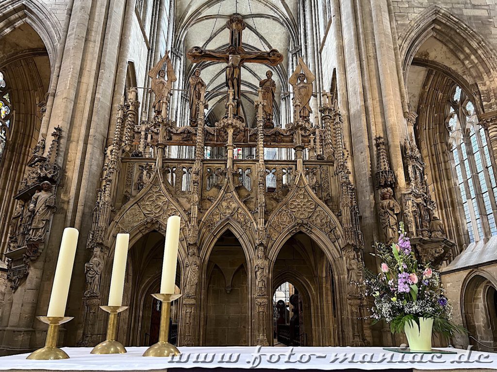 Abstecher nach Halberstadt: Blick auf den Lettner mit Triumphkreuzgruppe im Dom