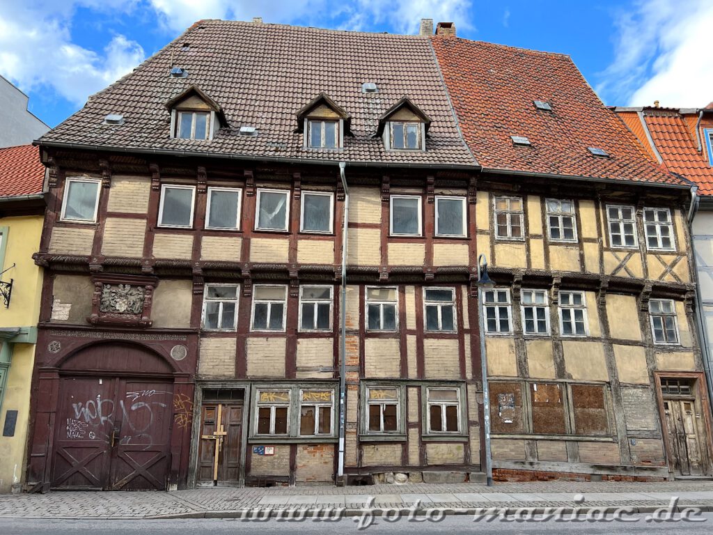 Abstecher nach Halberstadt: Fachwerk im Stadtkern vor Sanierung