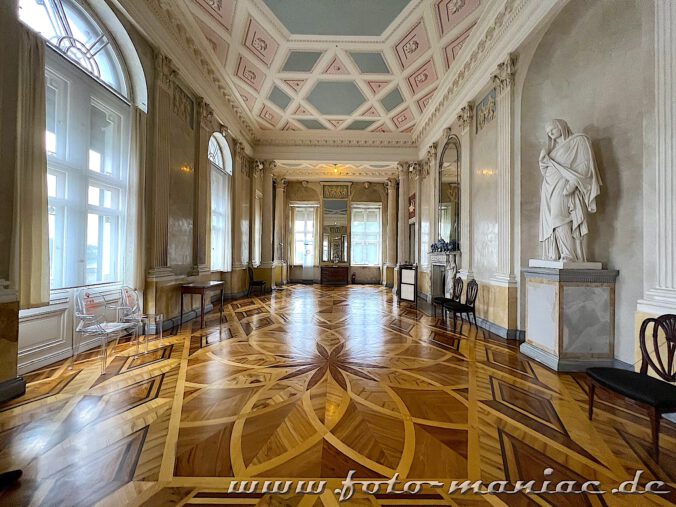 Potsdams prächtige Paläste: Blick in den Konzertsaal des Marmorpalais