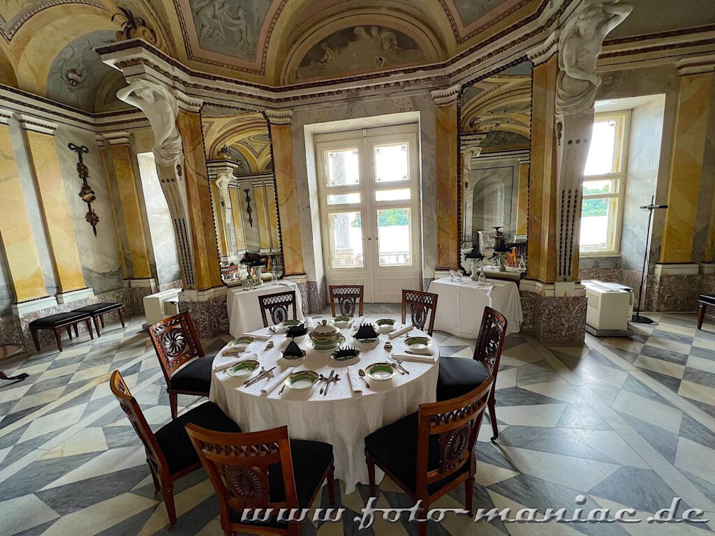 Potsdams prächtige Paläste: festlicher Speisesaal im Marmorpalais