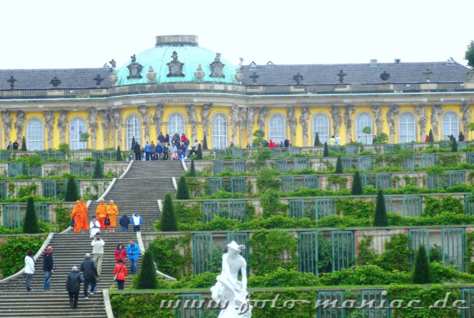 Die weltberühmte Treppenanlage von Schloss Sanssouci