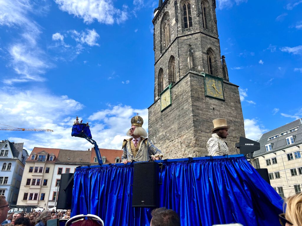 Der Kaiser von Liliput warten auf den Beginn des Kampfes