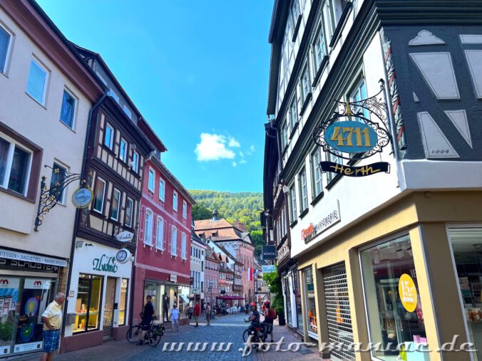 Überall in den schmalen Gassen von Miltenberg entdeckt man schön saniertes Fachwerk