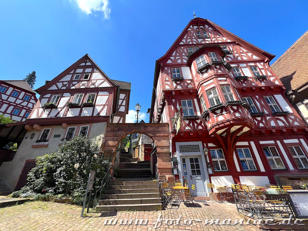 Bummeln durch Miltenbrg - Durchgang zur Schlossgasse