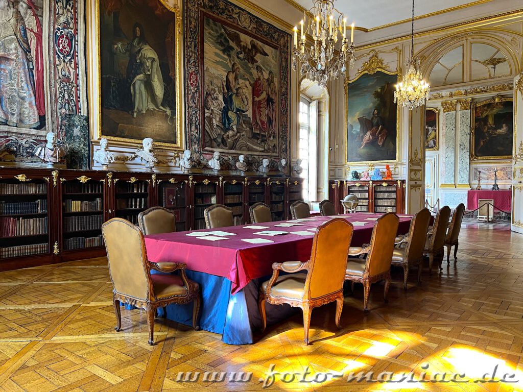 Straßburgs schöne Museen - Blick in die opulent eingerichtete Bibliothek des Rohanpalais