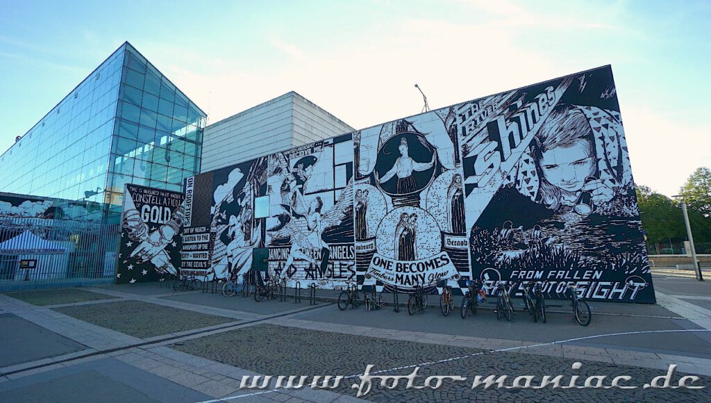 Murals vor dem Museum für moderne und zeitgenössische Kunst in Strassburg