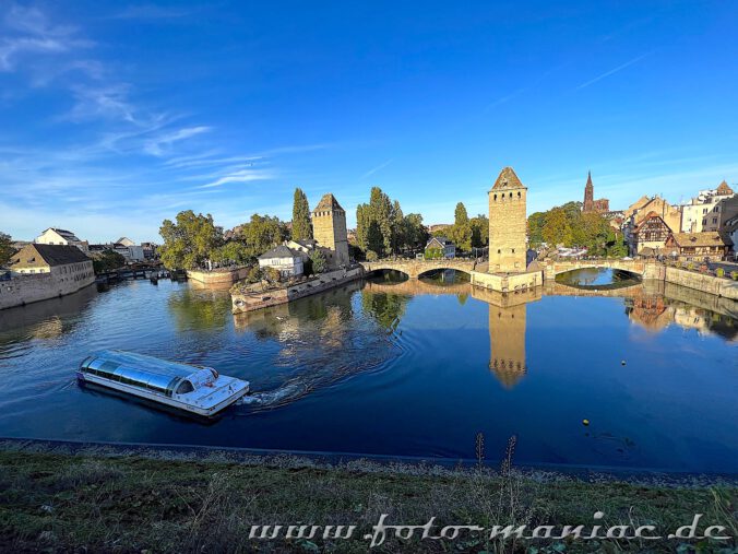 Blick auf die Gedeckten Brücken im Viertel Petit France von Straßburg