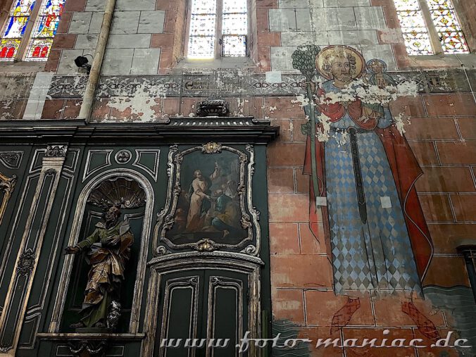 Mittelalterliches Gemälde an der Wand des Chors in der Peterskirche in Straßburg