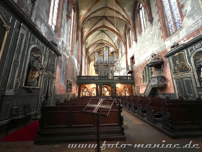 Blick in den Chor der Peterskirche in Straßburg