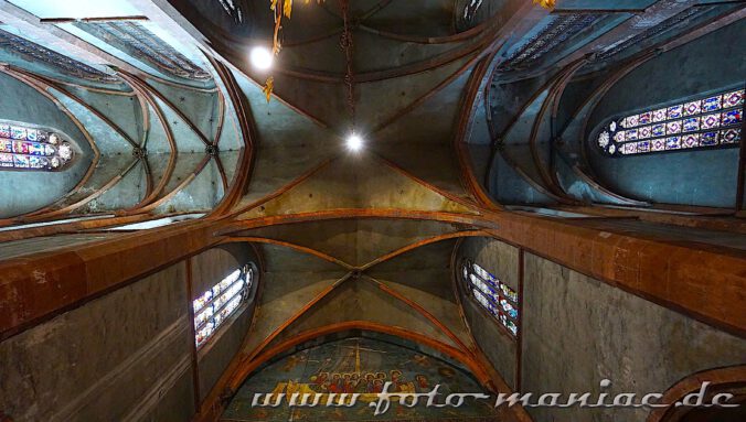 Blick im Langhaus der Peterskirche auf die Gewölbedecke