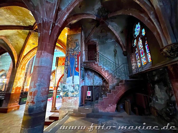 Straßburgs schöne Peterskirche mit Fresken aus dem 14./15. Jahrhundert