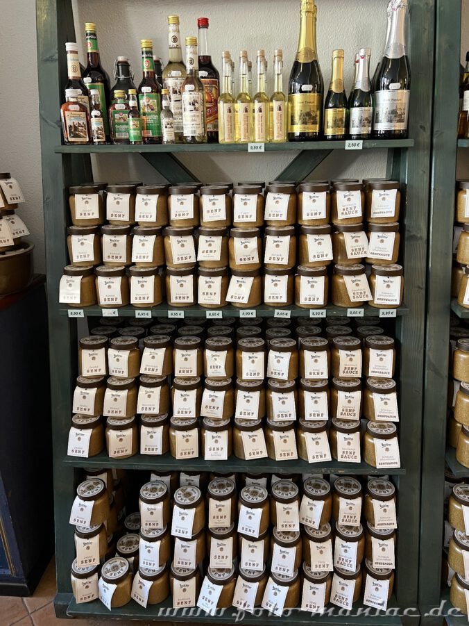 Ein Teil des Sortiments in der Bautzener Senfstube